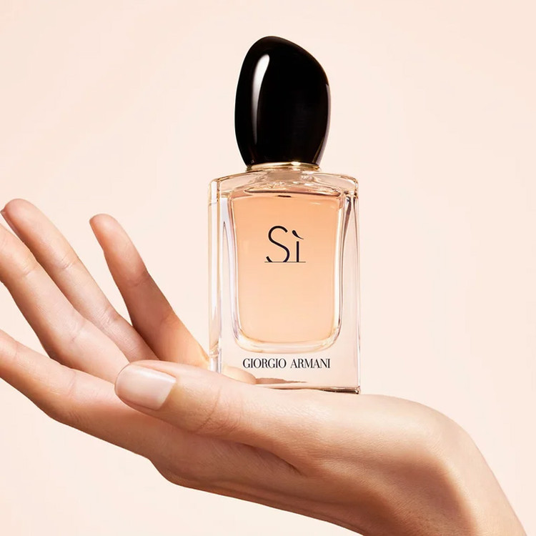 عطر گرمی جورجیو آرمانی سی Giorgio Armani Si گرم و شیرین اورجینال با ضمانت اصالت
